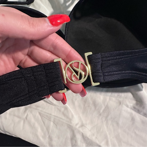 Victoria’s Secret bikini top - Picture 4 of 4